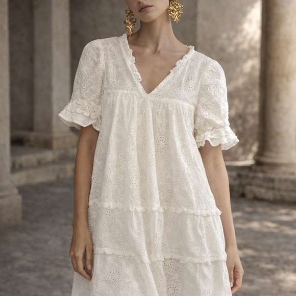 Voy Dresses & Skirts - Chic Ivory Lace Midi Dress